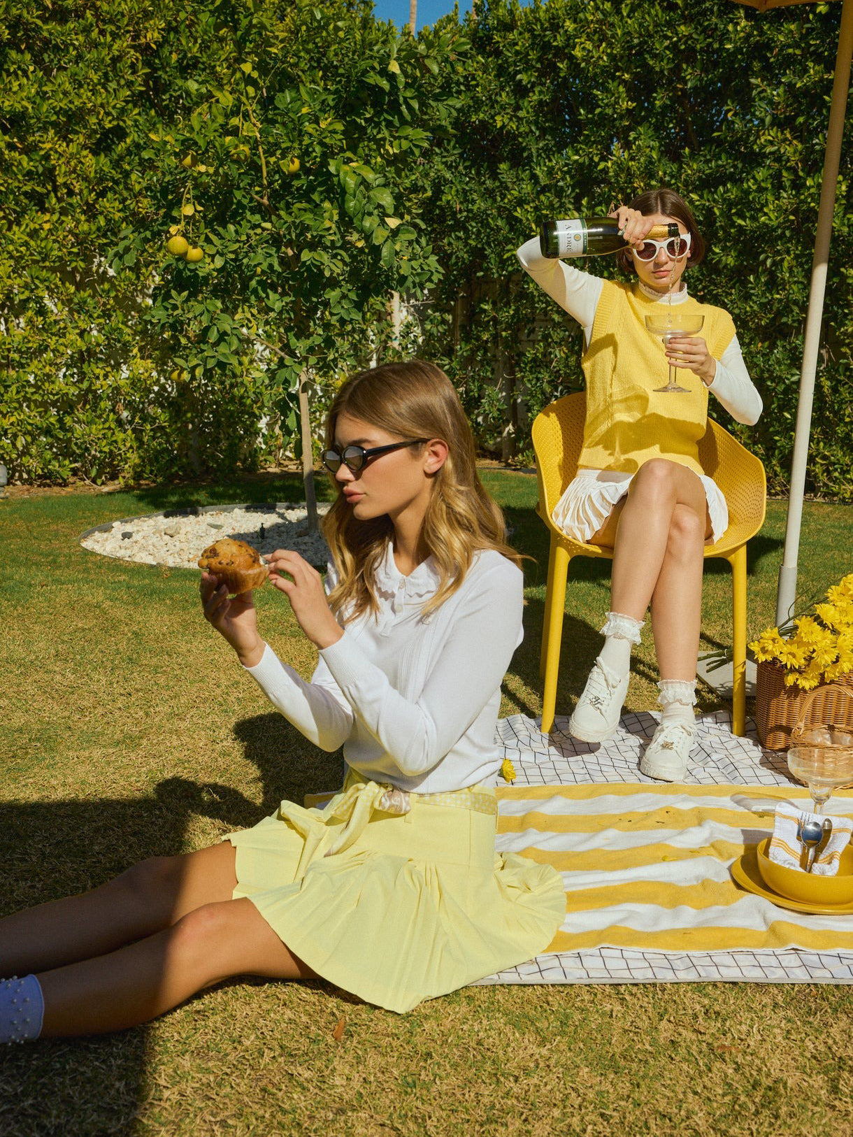 FAIRLIAR Scarf Set Pleated Skirt-White