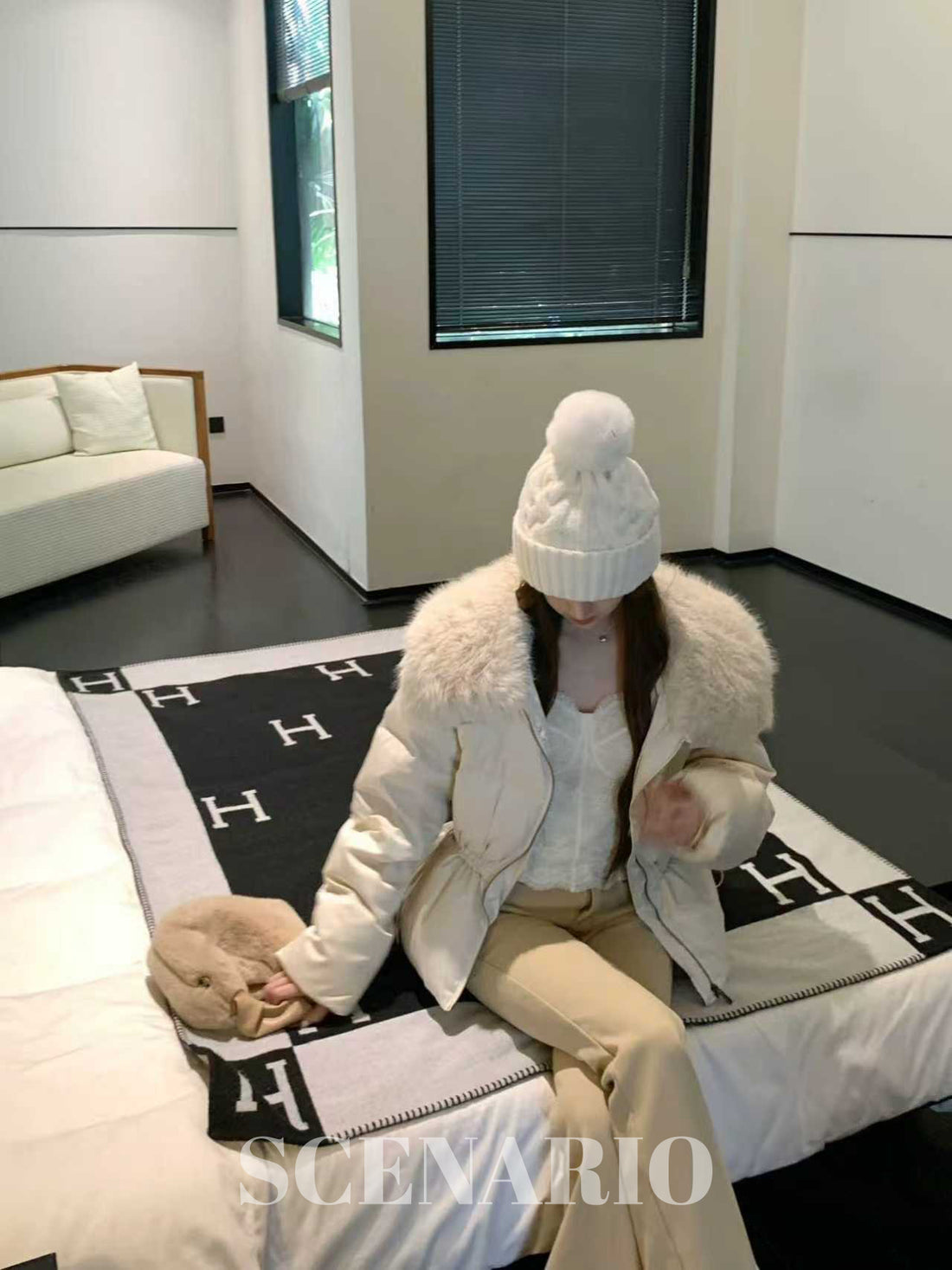 SCENARIO Snow Fox Down Jacket-Beige