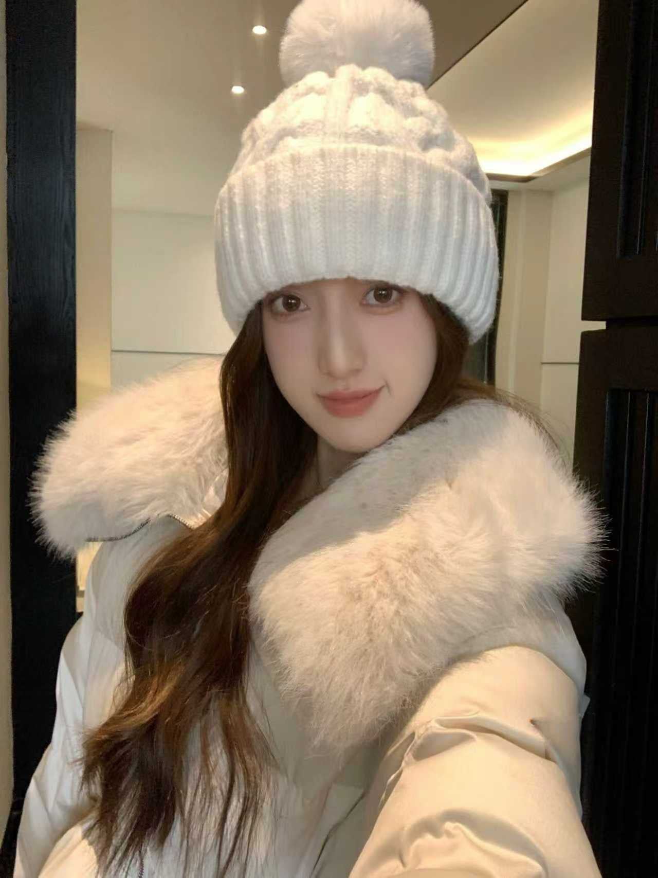 SCENARIO Snow Fox Down Jacket-Beige