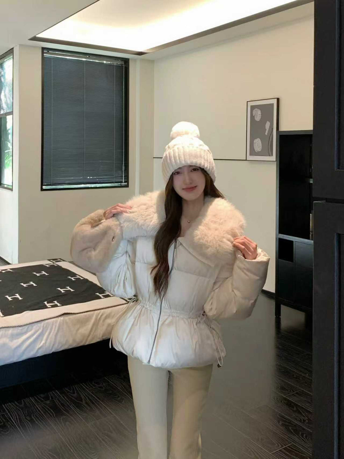 SCENARIO Snow Fox Down Jacket-Beige